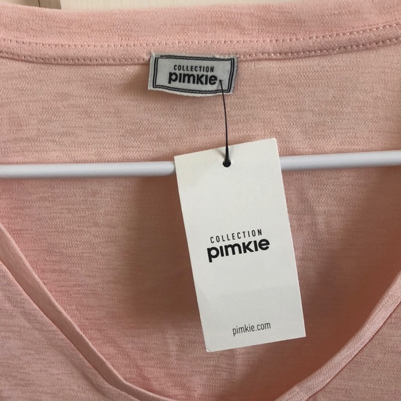 Cute light pink top! - Picture 3 of 4